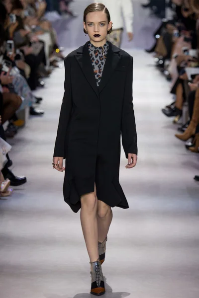 Look 36